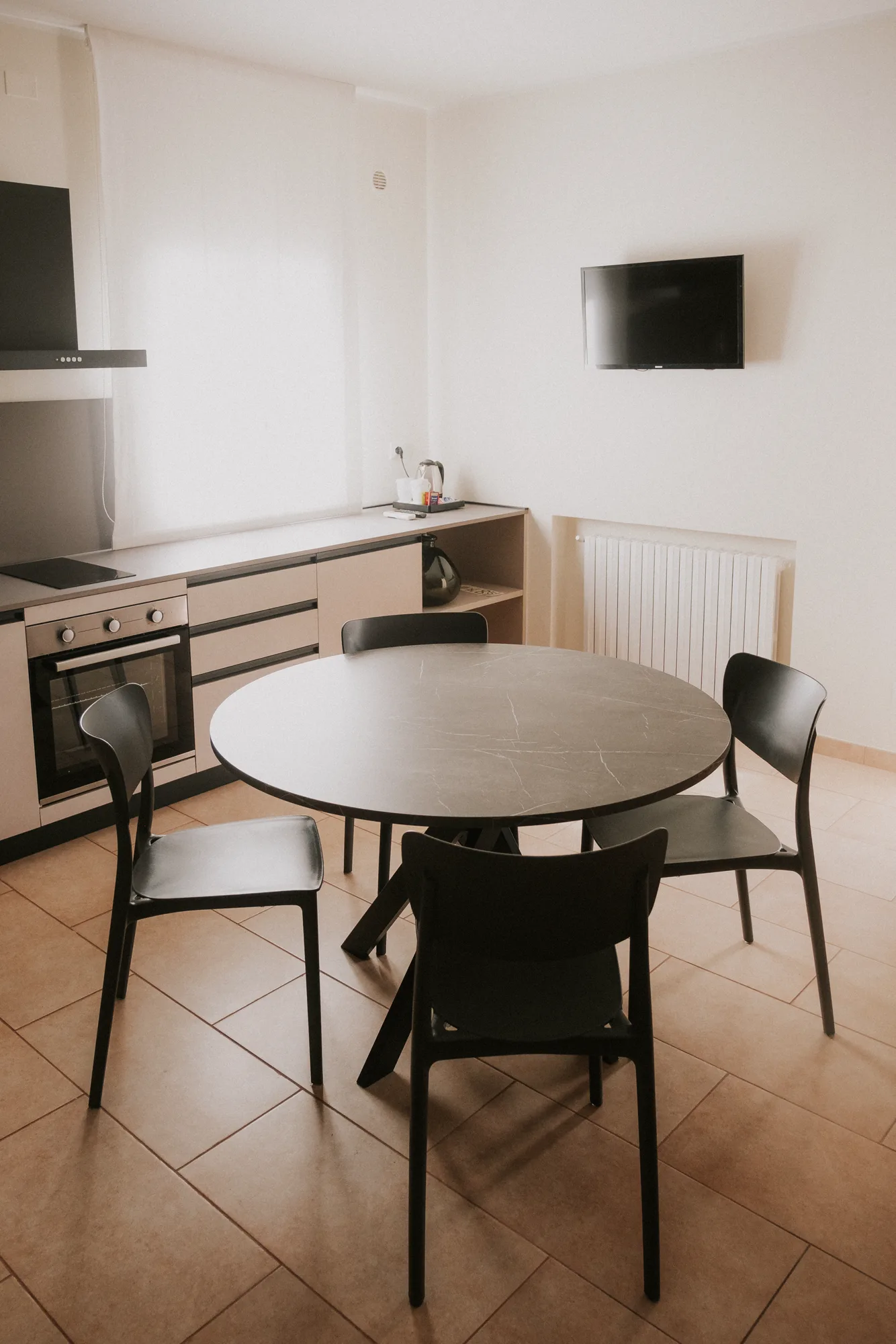 Zona giorno e cucina appartamento