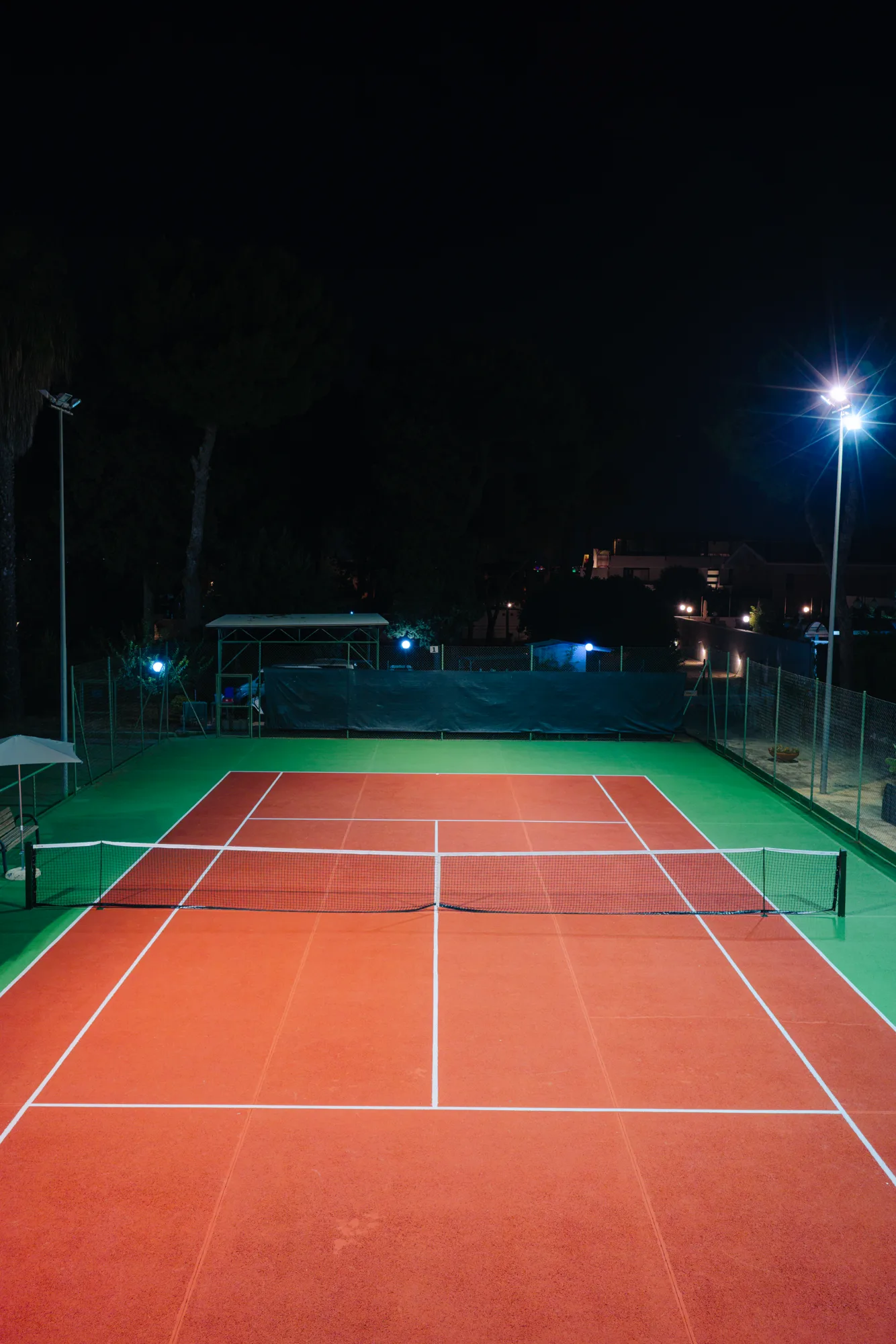 Campi da tennis illuminati